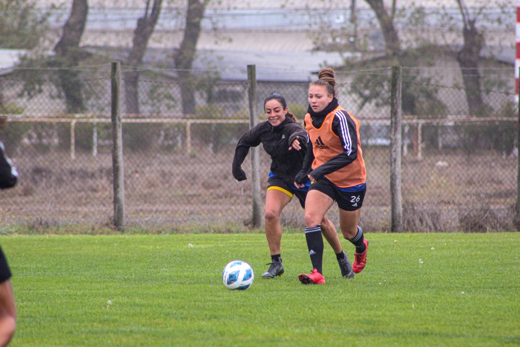 Dina Barría retornó a las citaciones en Fernández Vial para enfrentar a Huachipato.