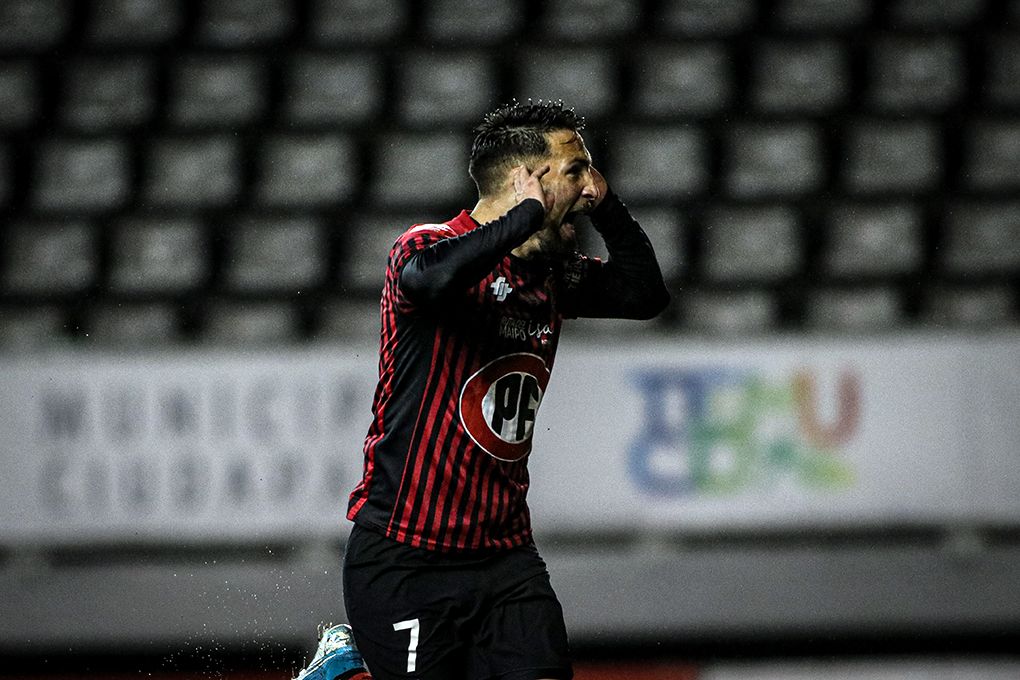 Camilo Melivilú celebrando el segundo gol de Rangers.