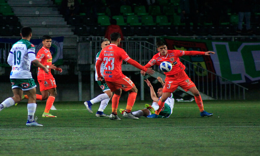 Puerto Montt empató 1-1 ante Cobreloa.