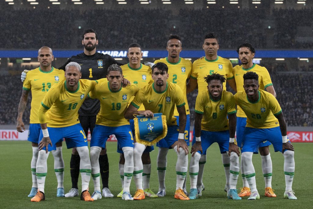 Once jugadores de Brasil posando para la fotografía de rigor antes de un partido por clasificatorias rumbo a Qatar 2022.