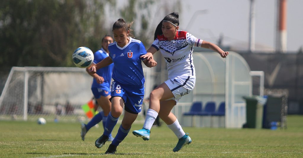 U. de Chile sub 19 ante Deportes Recoleta para el Fútbol Formativo Gatorade Femenino (Foto: Sitio web U.dechile.com)