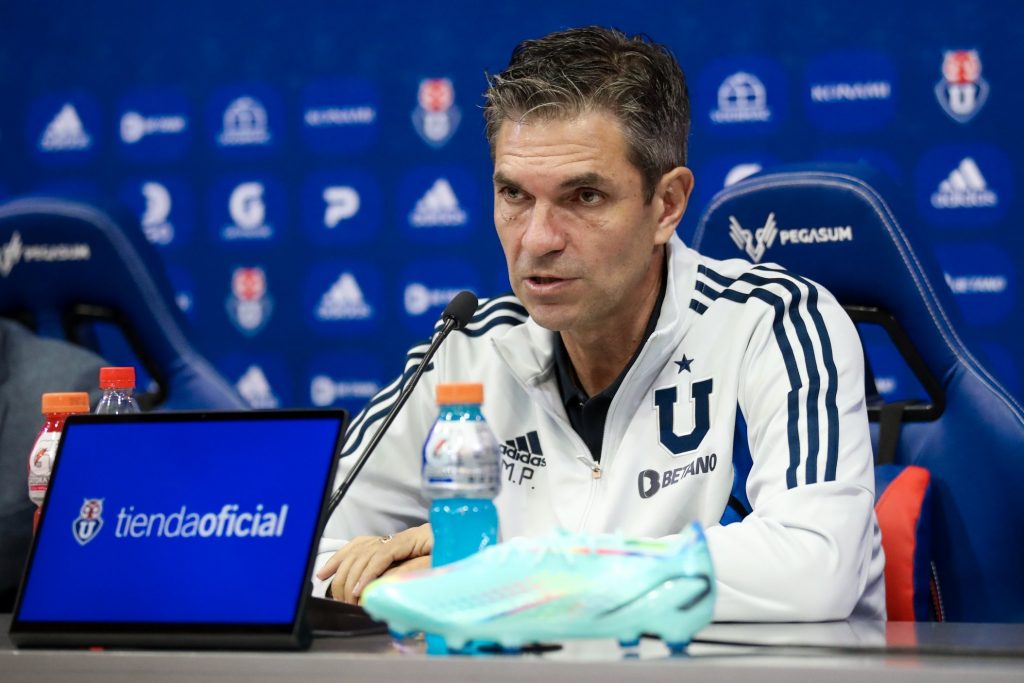 El entrenador Mauricio Pellegrino en conferencia de prensa.