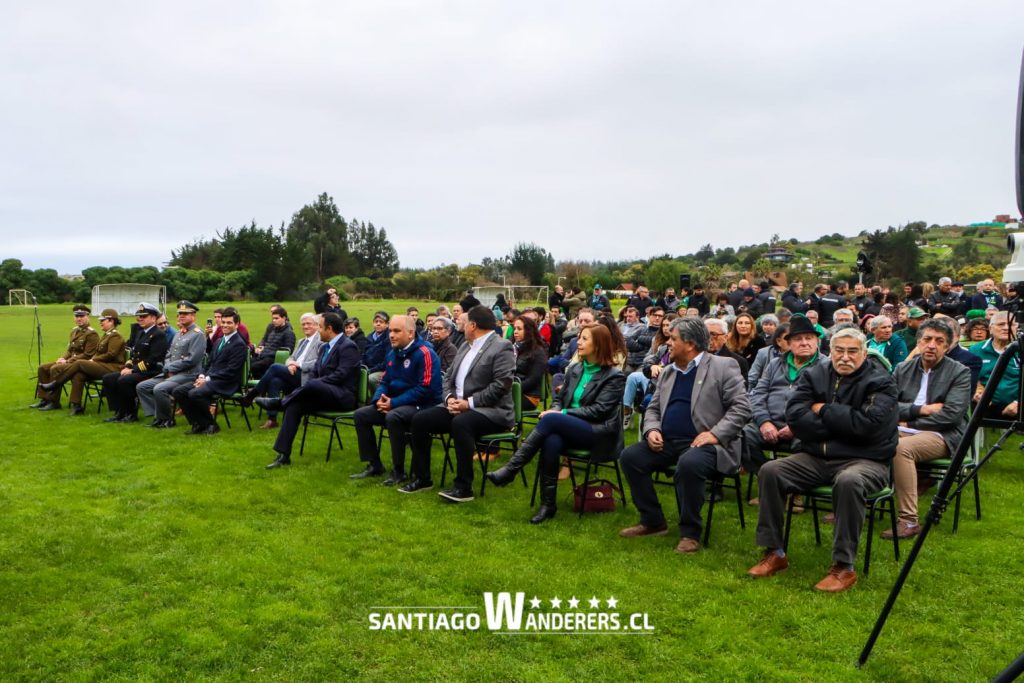 Público asistente a la conmemoración de los 131 años de Santiago Wanderers de Valparaíso.