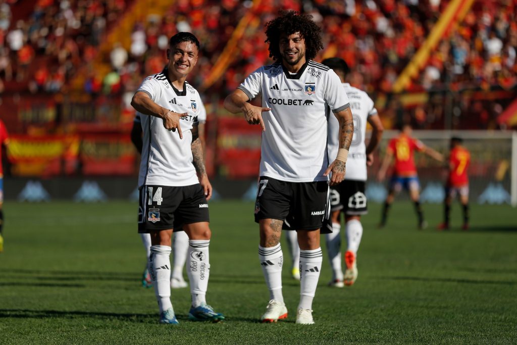 Maximiliano Falcón y Cristian Zavala celebrando el 1-0 de los albos ante los hispanos.