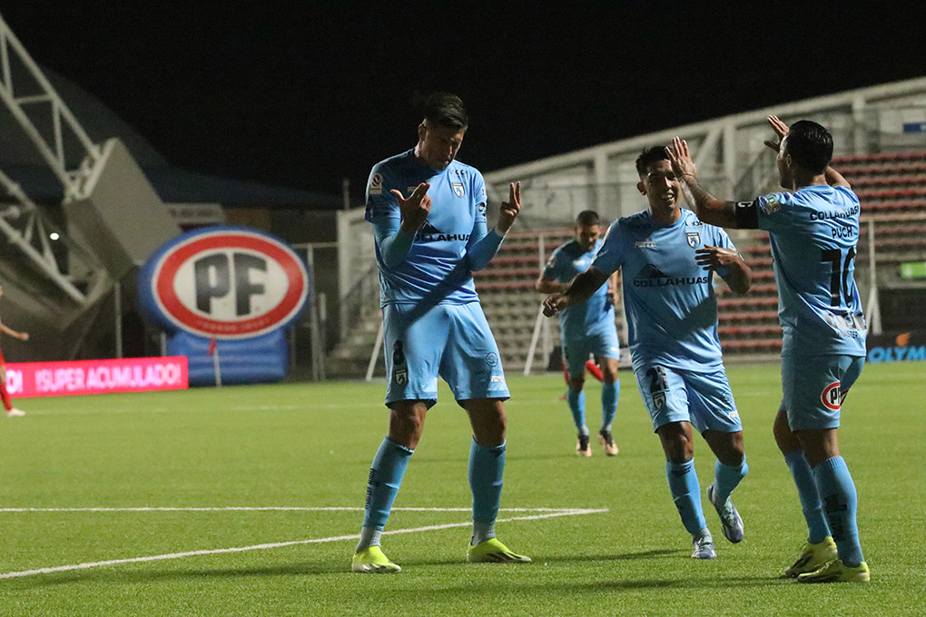 Jugadores de Deportes Iquique celebrando un gol por el torneo.