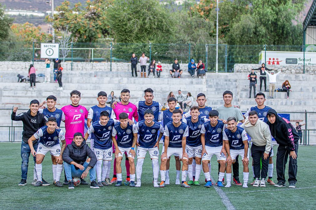 Jugadores de Futuro FC de Peñalolén.