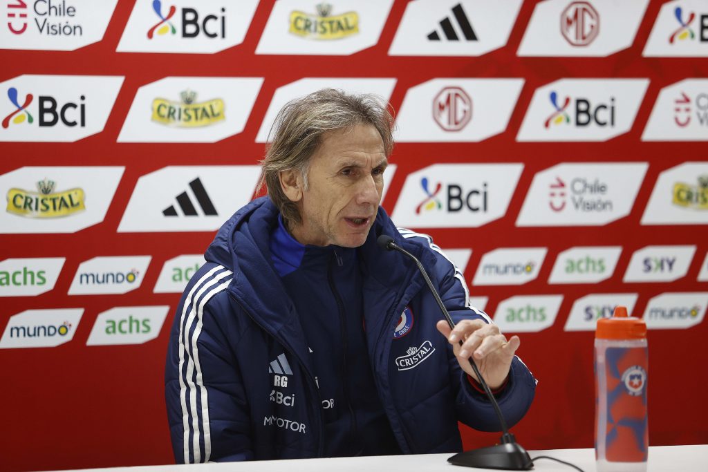 Ricardo Gareca en conferencia de prensa de la selección chilena.