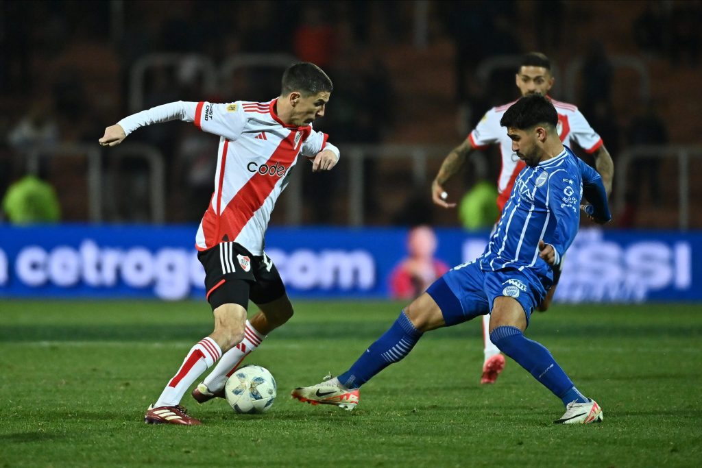 Ignacio Fernández no pudo ayudar a remontar la derrotar de River Plate ante Godoy Cruz.