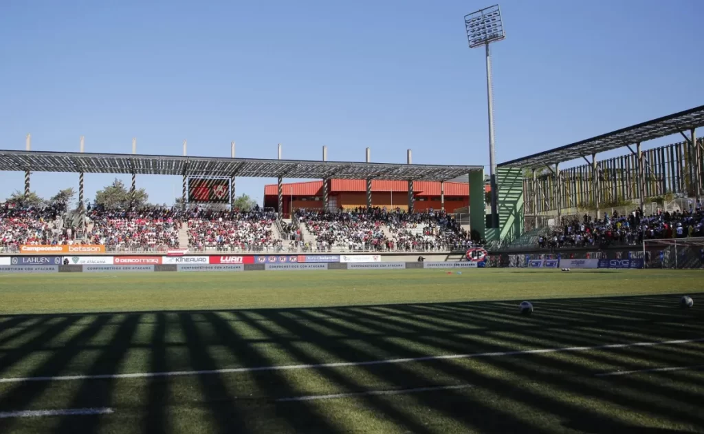 Estadio Luis Valenzuela Hermosilla.