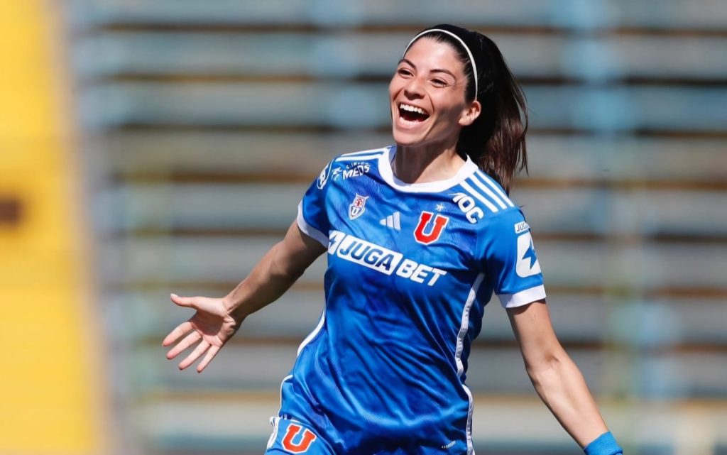 Melissa Bustos anotó el único gol para la Universidad de Chile. (Foto: @udechilefemenino/Instagram).